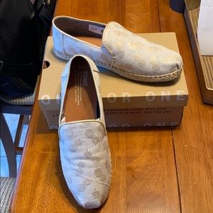 Toms Pineapple Print